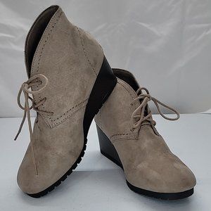 Time & TRU Faux Suede Ankle Wedge Booties Beige US Size 8.5 Women's Dress Boots